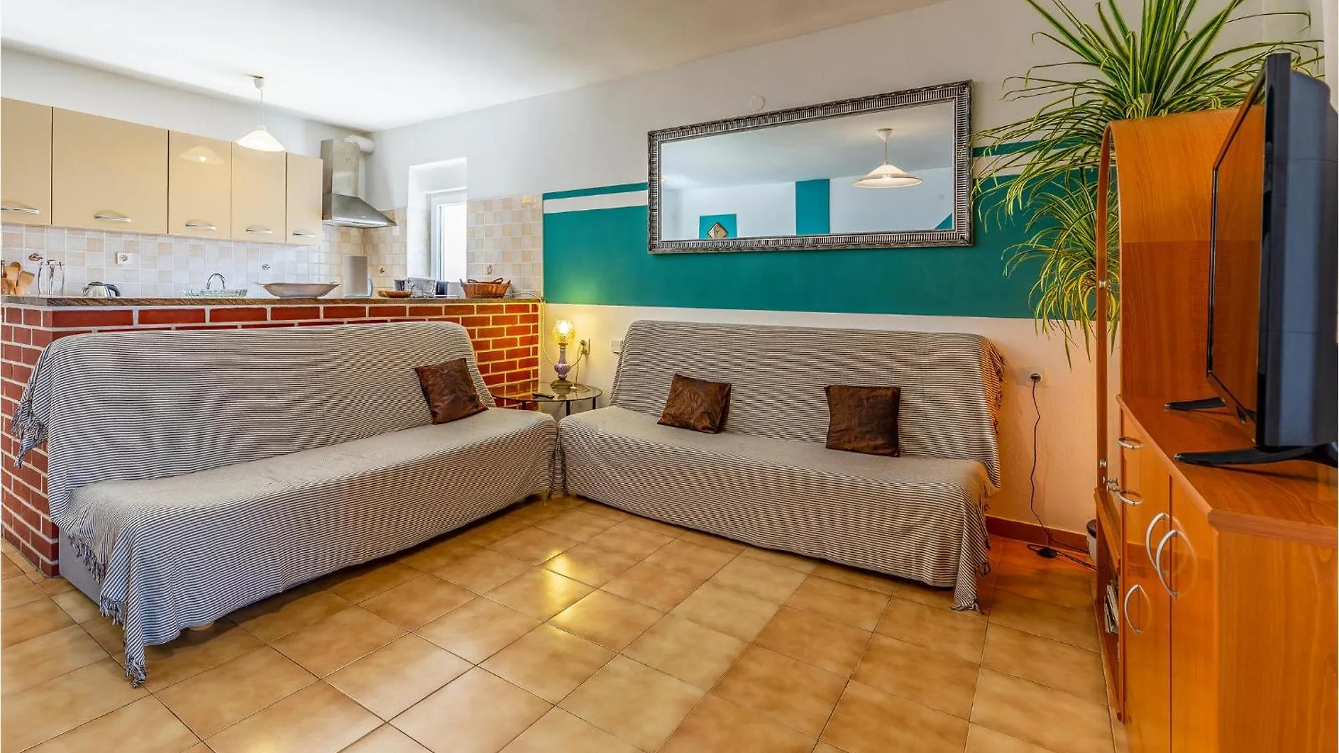 Semesterbostad Cozy Home In Pomer With Kitchen