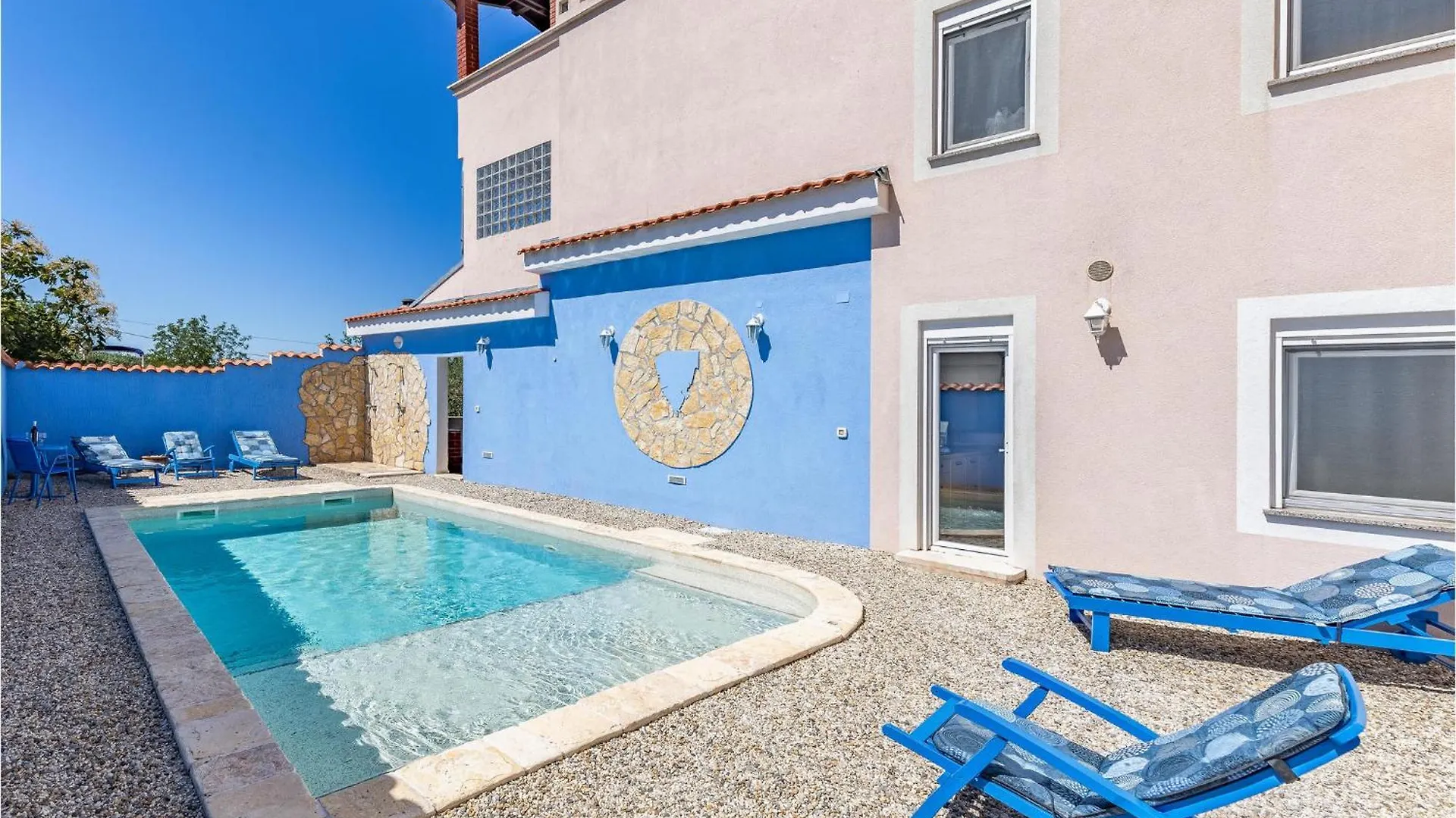 Holiday home Cozy Home In Pomer With Kitchen Croatia