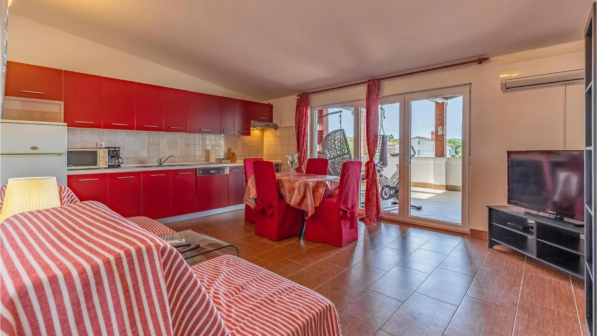 Cozy Home In Pomer With Kitchen Croatia